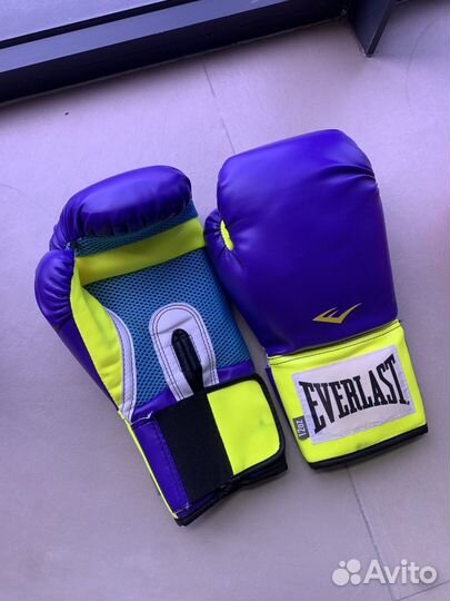 Боксерские перчатки 12 oz и 10oz