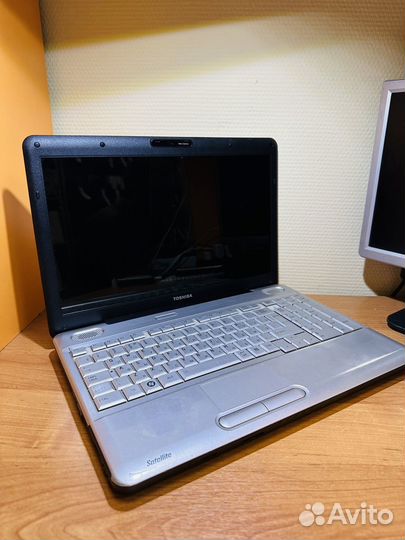 Арт.1088 Ноутбук Toshiba L500-1WP на запчасти