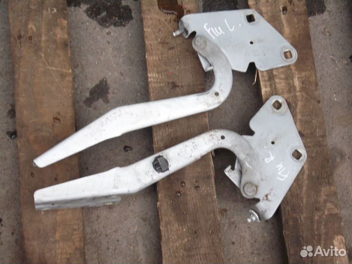 Петли капота правая и левая Рено Флюенс