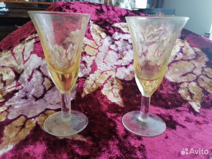 Рюмки, графин, ваза, конфетница