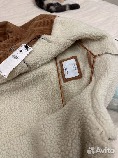 Вельвеьлвая куртка Berhka, M