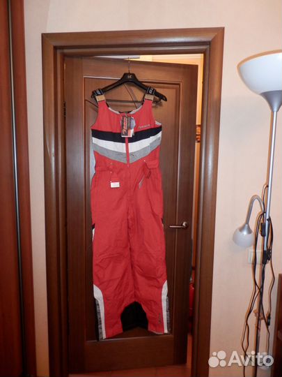 Продается горнолыжный комплект для женщины, куртка