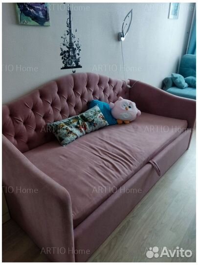 Детская кровать с мягкой спинкой