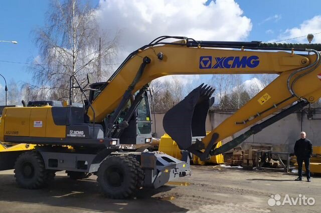 Колёсный экскаватор XCMG XE210WD, 2024