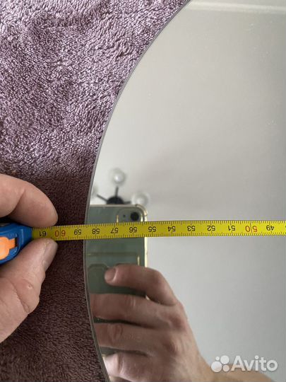 Зеркало в ванную с полочкой