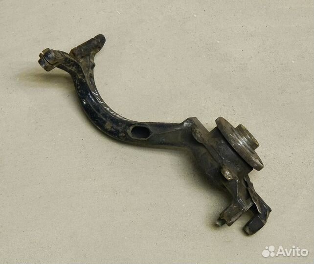 Кулак поворотный правый Audi A6 C5 2.4