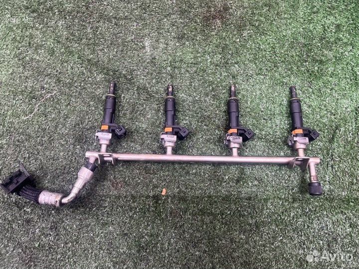 Топливная рейка Opel Astra H 1.8 Z18XER 2012