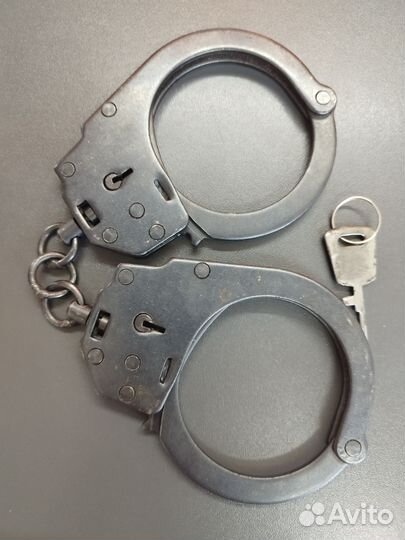 Полицейские наручники