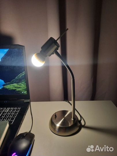 Лампа настольная