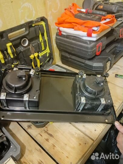 Решетка трактора с фарами