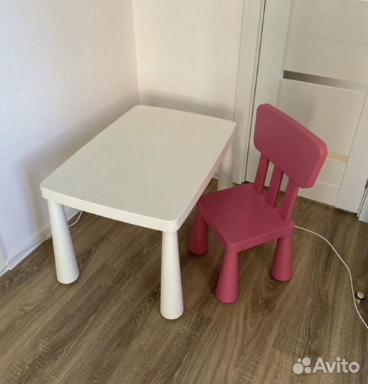 IKEA детский стол и стул