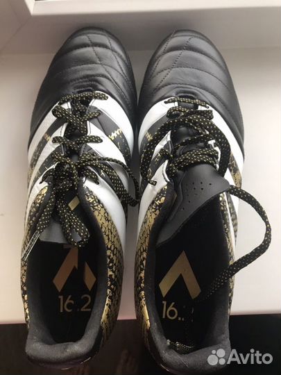 Оригинальные футбольные бутсы adidas