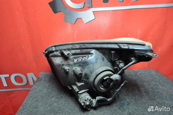 Фара правая toyota RAV4 ACA21