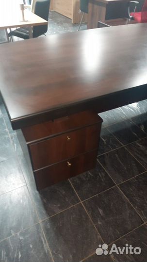 Стол руководителя Capital