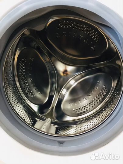 Стиральная машина Hotpoint Инверт Пар 7 кг (Новая)