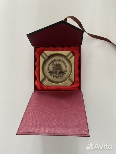 Металлическая пепельница сувенир из Китая