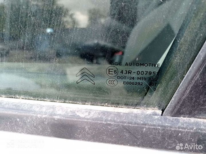 Стекло переднее левое Ситроен С3 A51