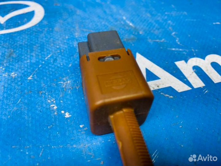 Выключатель стоп сигнал Nissan Qashqai J10 2.0