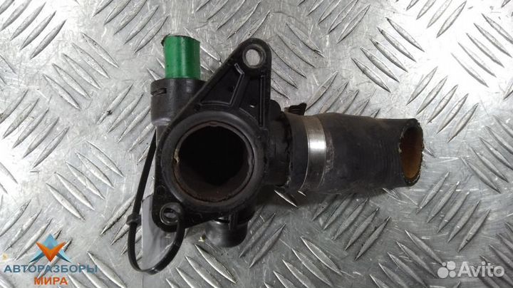 Фланец (тройник) системы охлаждения Audi A4 B6