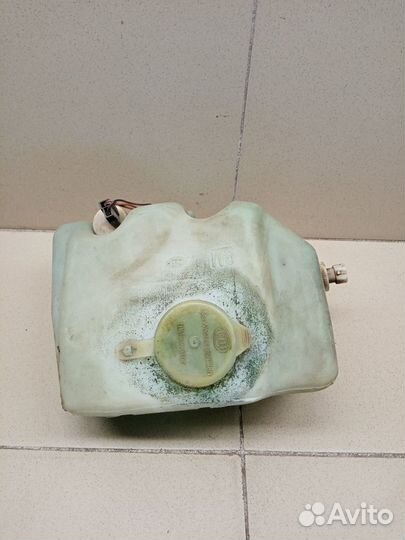 Бачок омывателя лобового стекла Omega A 1986-1994