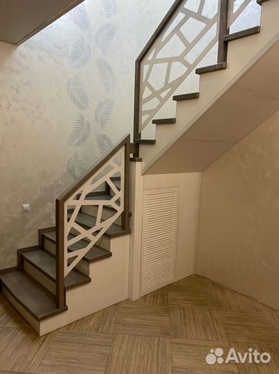 Лестница на второй этаж под ключ