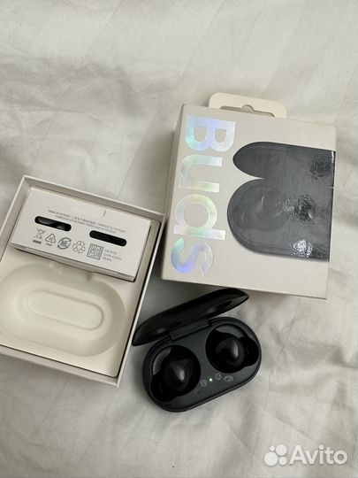 Беспроводные наушники samsung galaxy buds