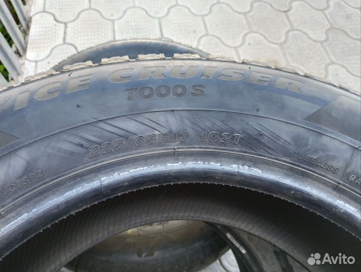 Bridgestone Ice Cruiser 7000S 225/65 R17 102T