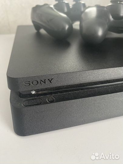 Sony playstation 4 slim