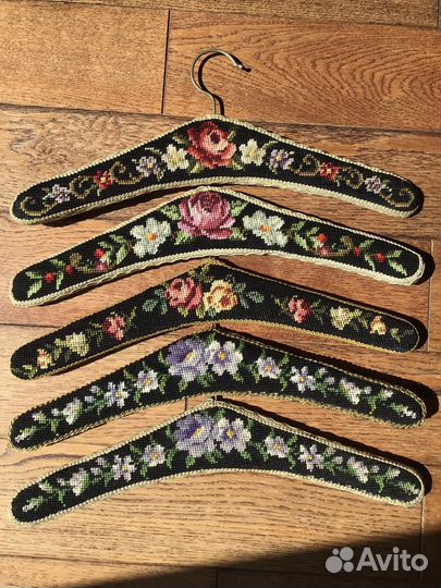 Вышитые винтажные плечики-вешалка Германия