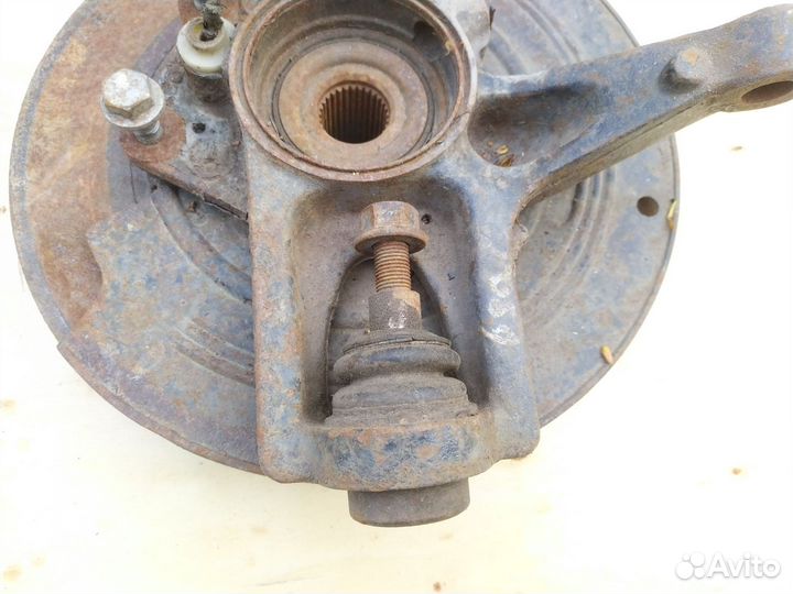 Кулак задний правый Мерседес Мл W163