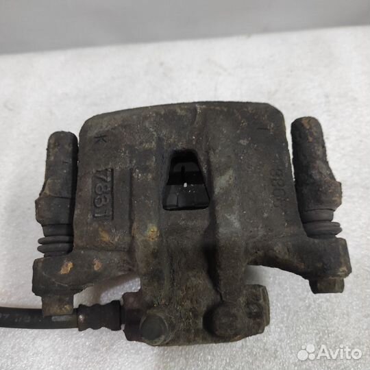 Суппорт задний правый Mitsubishi Citroen Peugeot