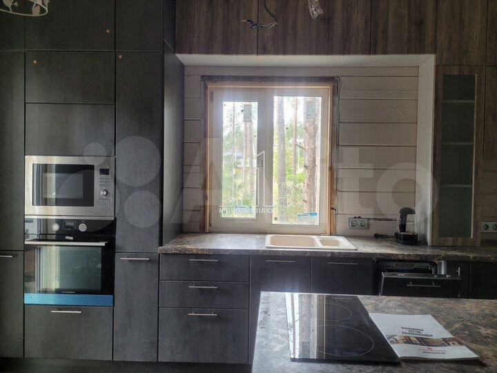 Коттедж 200 м² на участке 18 сот.