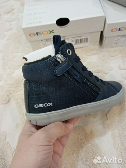 Новые демисезонные ботинки geox