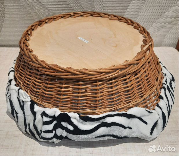 Лежанка для кошек, собак