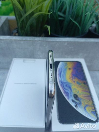 iPhone Xs, 64 ГБ