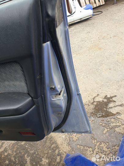 Дверь передняя правая Toyota Vista SV40