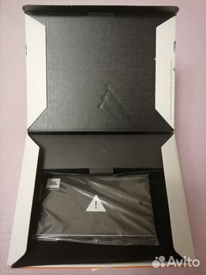 Коробка от оригинальной колонки