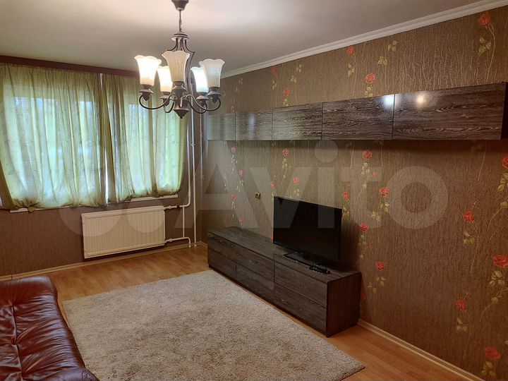 2-к. квартира, 66 м², 1/10 эт.