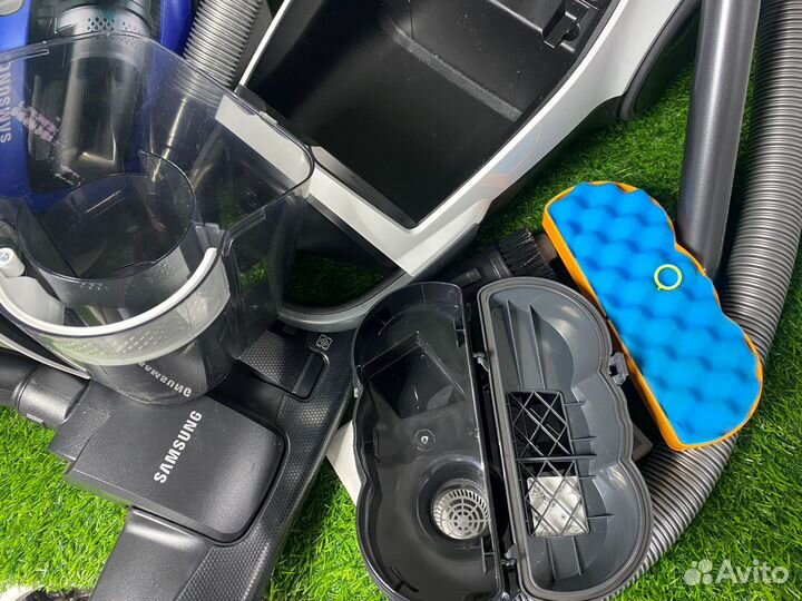 Пылесос с контейнером для пыли Samsung SC8837