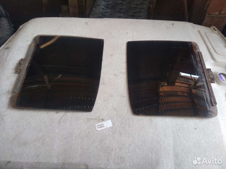 Стекло задней двери Волга 3110