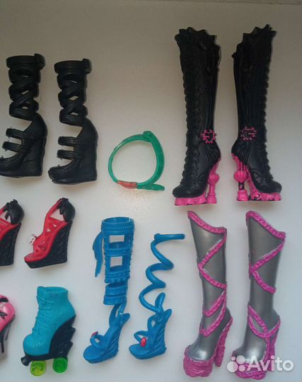 Одежда и аксессуары для кукол монстр хай чит.опис