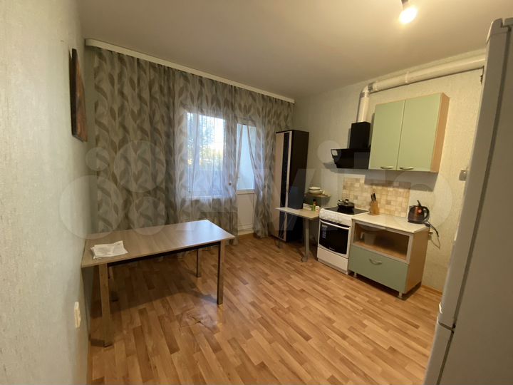 2-к. квартира, 63 м², 1/17 эт.