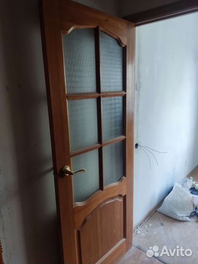 Двери межкомнатные деревянные б/у