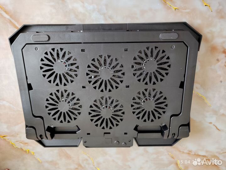 Подставка с охлаждением для ноутбука