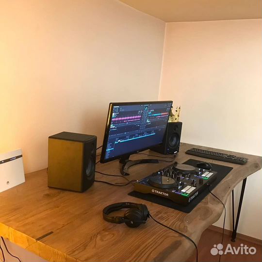 Компьютерный стол лофт из массива