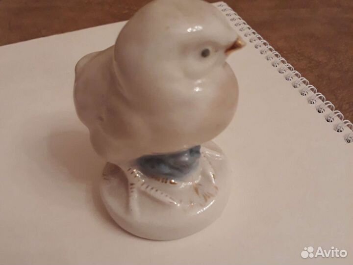 Цыпленок, статуэтка