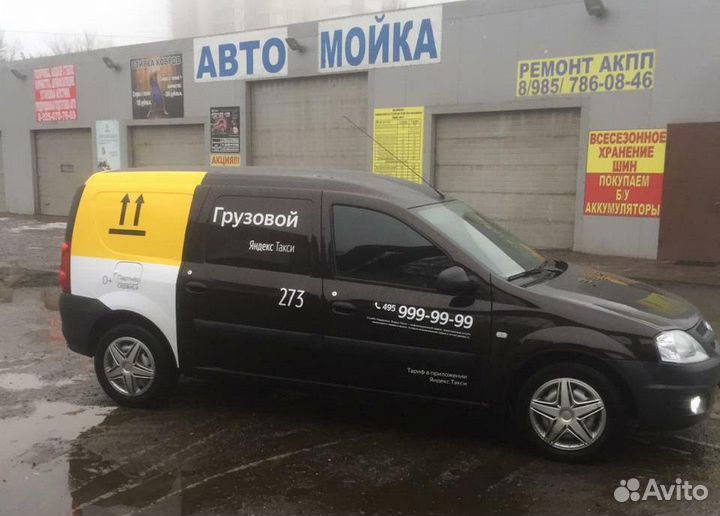 Водитель на личном грузовом автомобиле