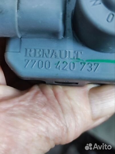 Корректор фары Nissan / Renault 7700420737