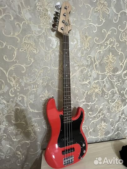 Бас гитара fender squier