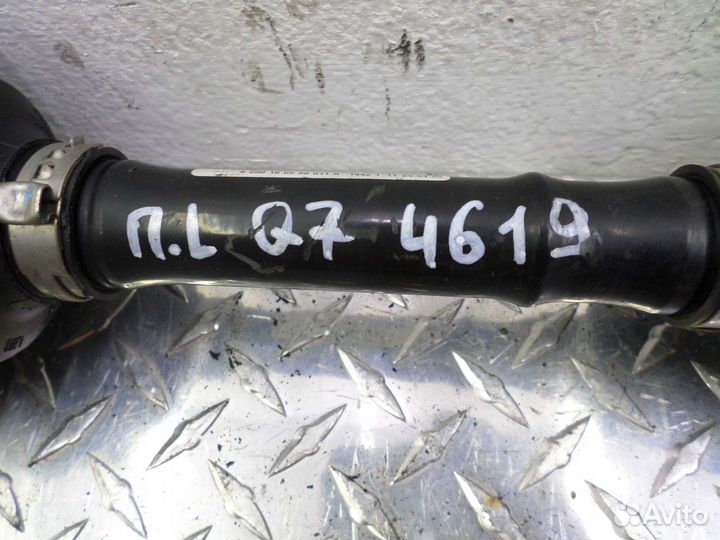 Полуось передняя L Audi Q7 4L 7L0407271C
